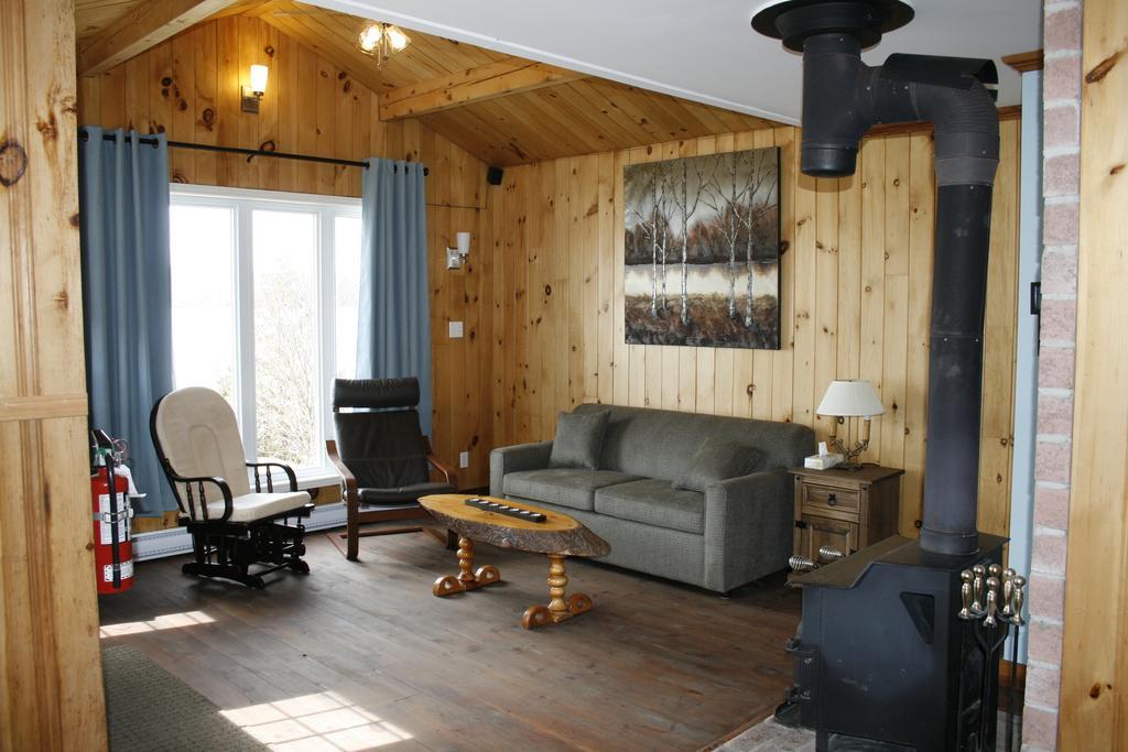 Auberge Et Chalets Sur Le Lac Lac-Megantic Ngoại thất bức ảnh