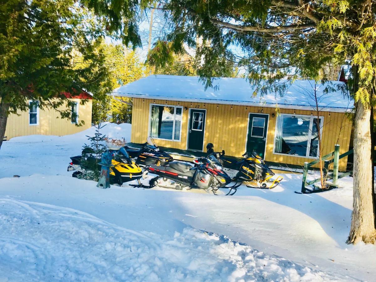 Auberge Et Chalets Sur Le Lac Lac-Megantic Ngoại thất bức ảnh