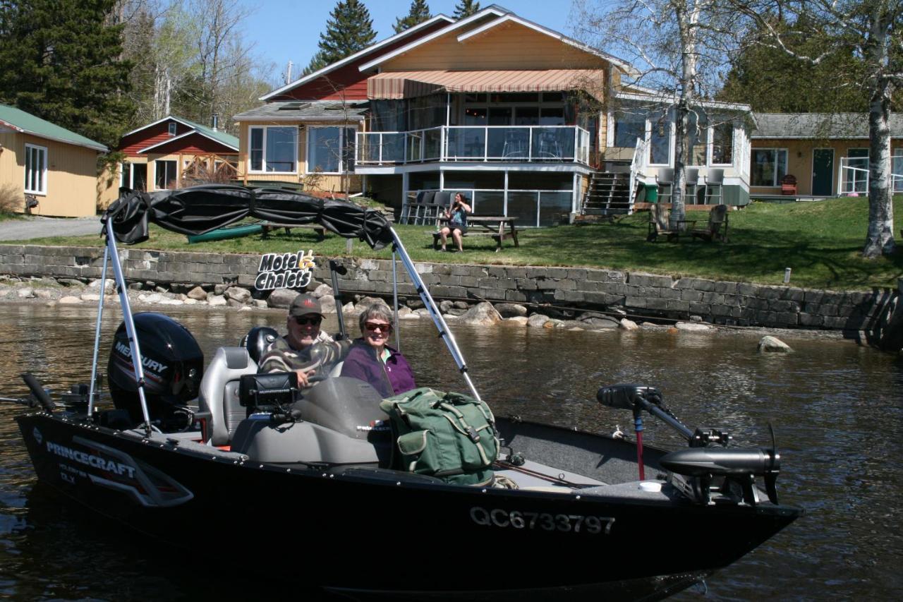 Auberge Et Chalets Sur Le Lac Lac-Megantic Ngoại thất bức ảnh